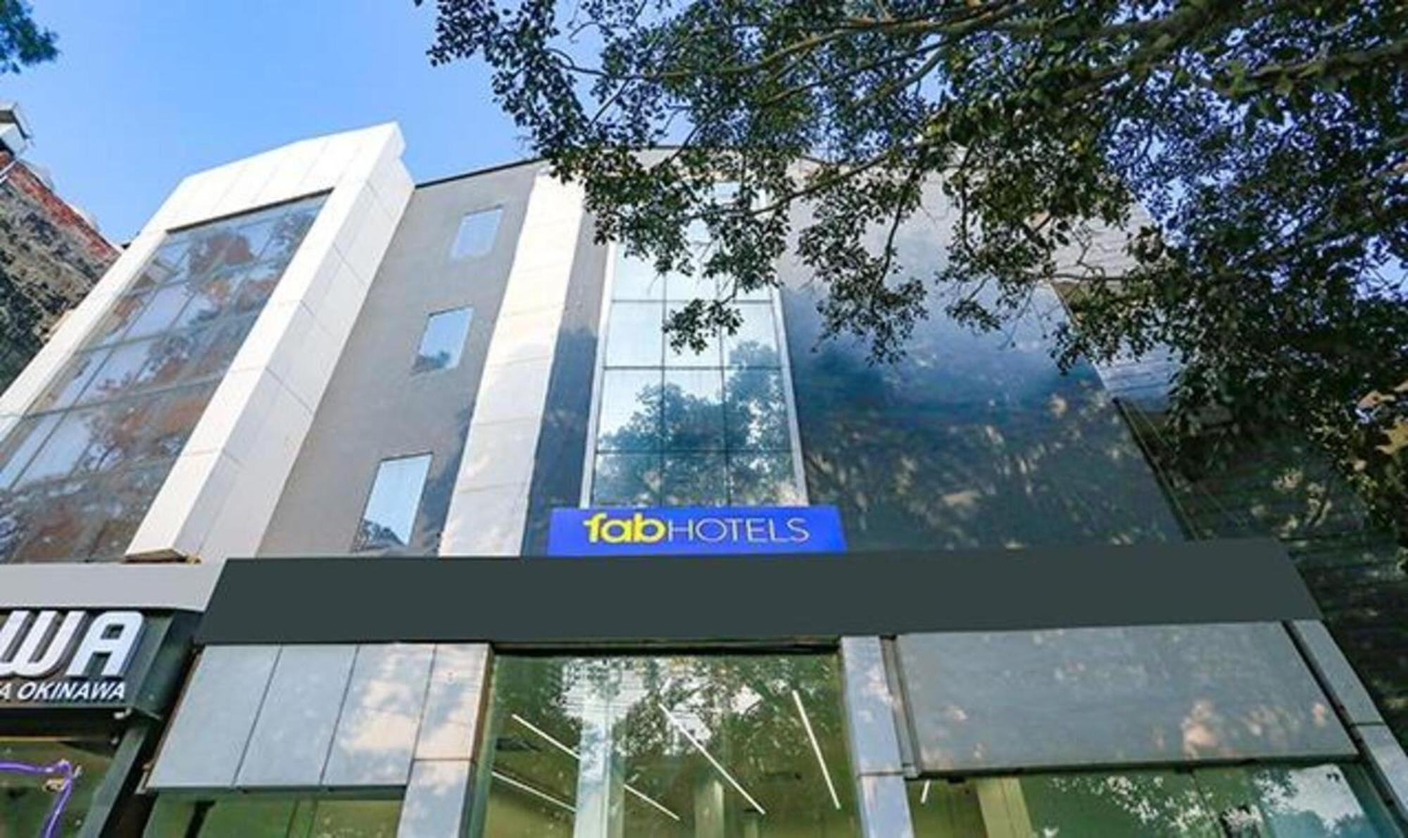 Fabhotel Urban Residency Model Town New Delhi Exteriör bild